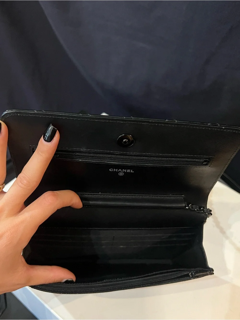 CHANEL WALLET ON CHAIN - VERNIS NOIR